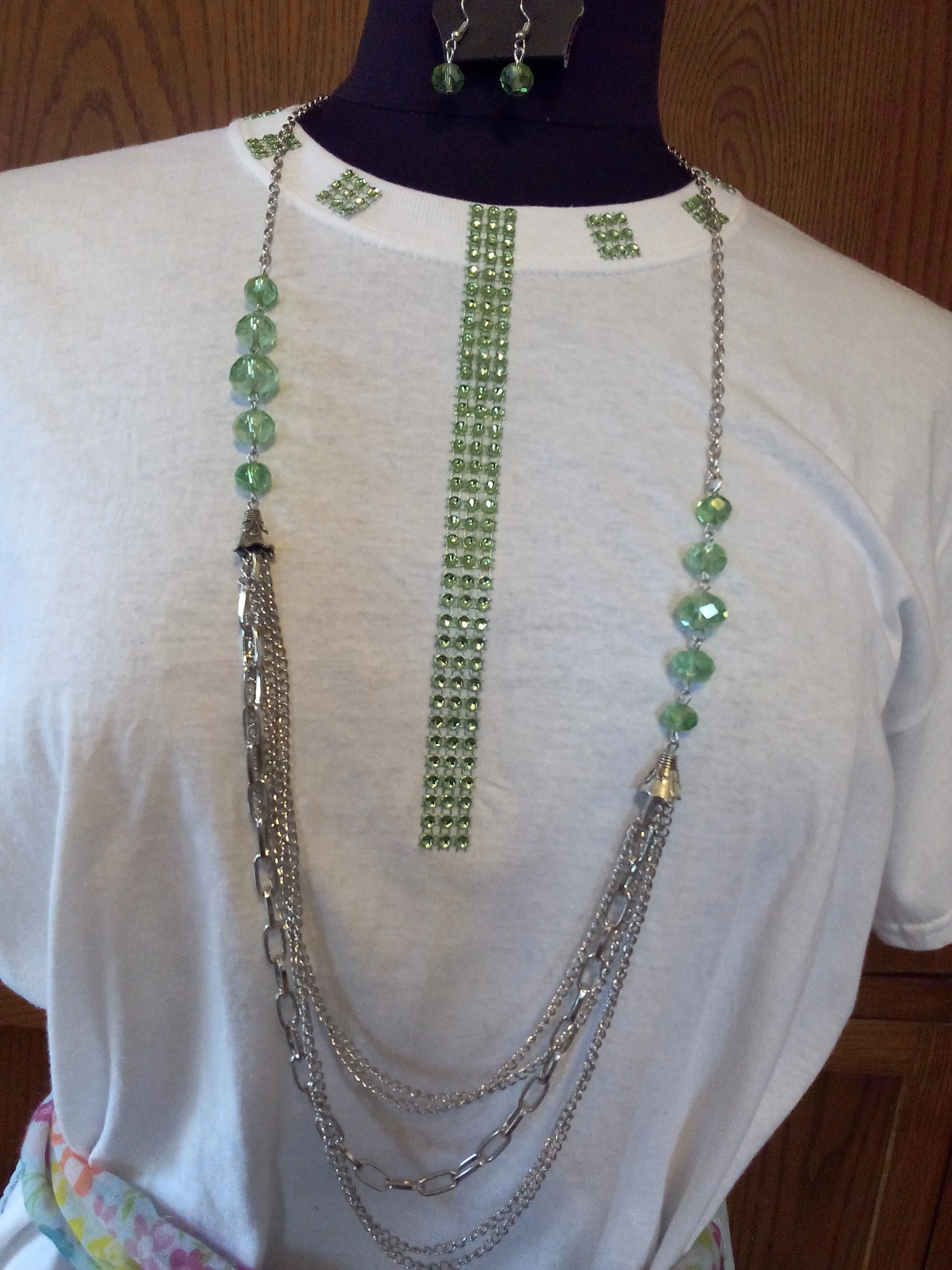 Green Diamond Mesh Ribbon Handcrafted Ladies T-Shirt with Scarf plus Necklace Set