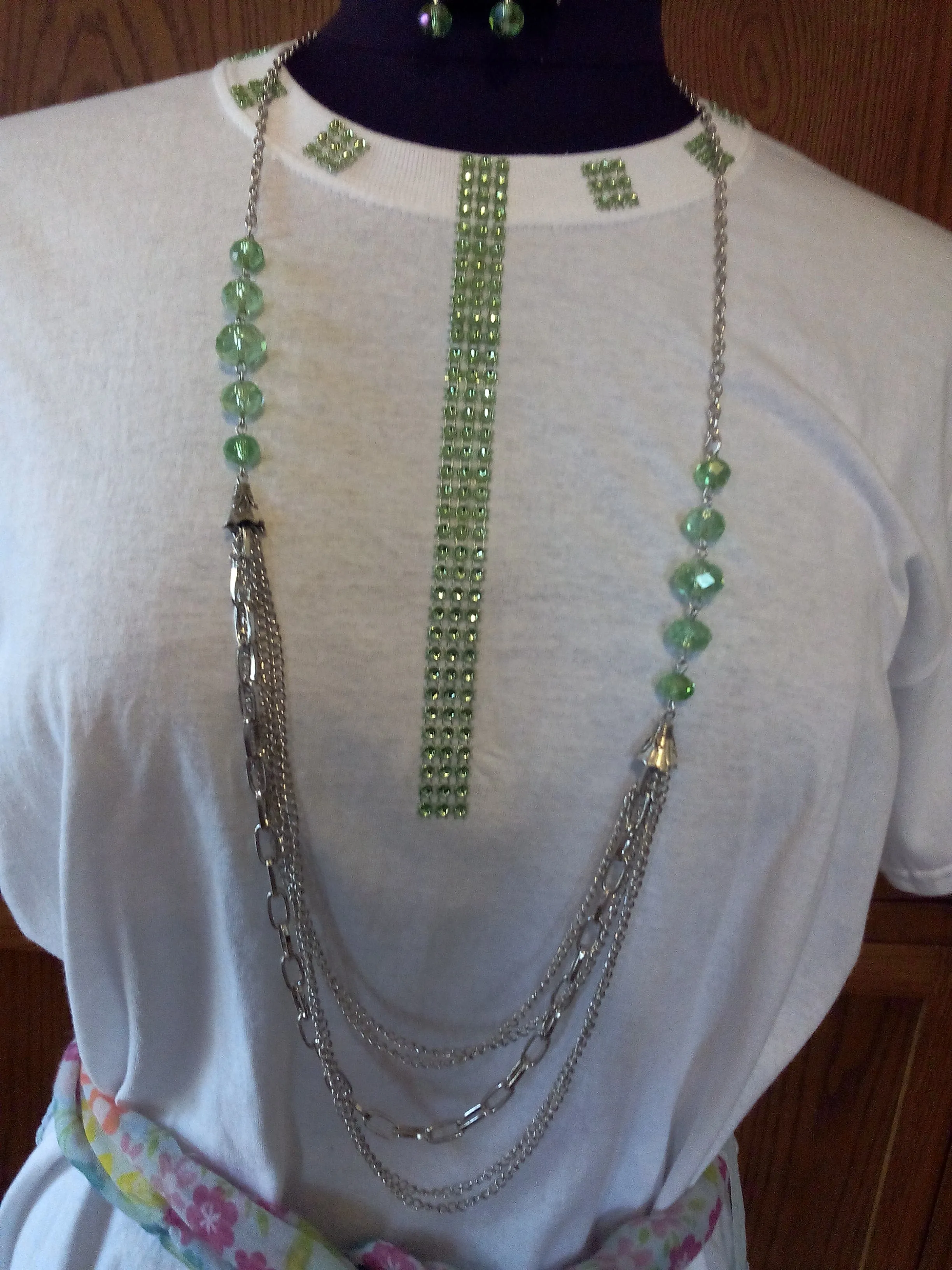 Green Diamond Mesh Ribbon Handcrafted Ladies T-Shirt with Scarf plus Necklace Set