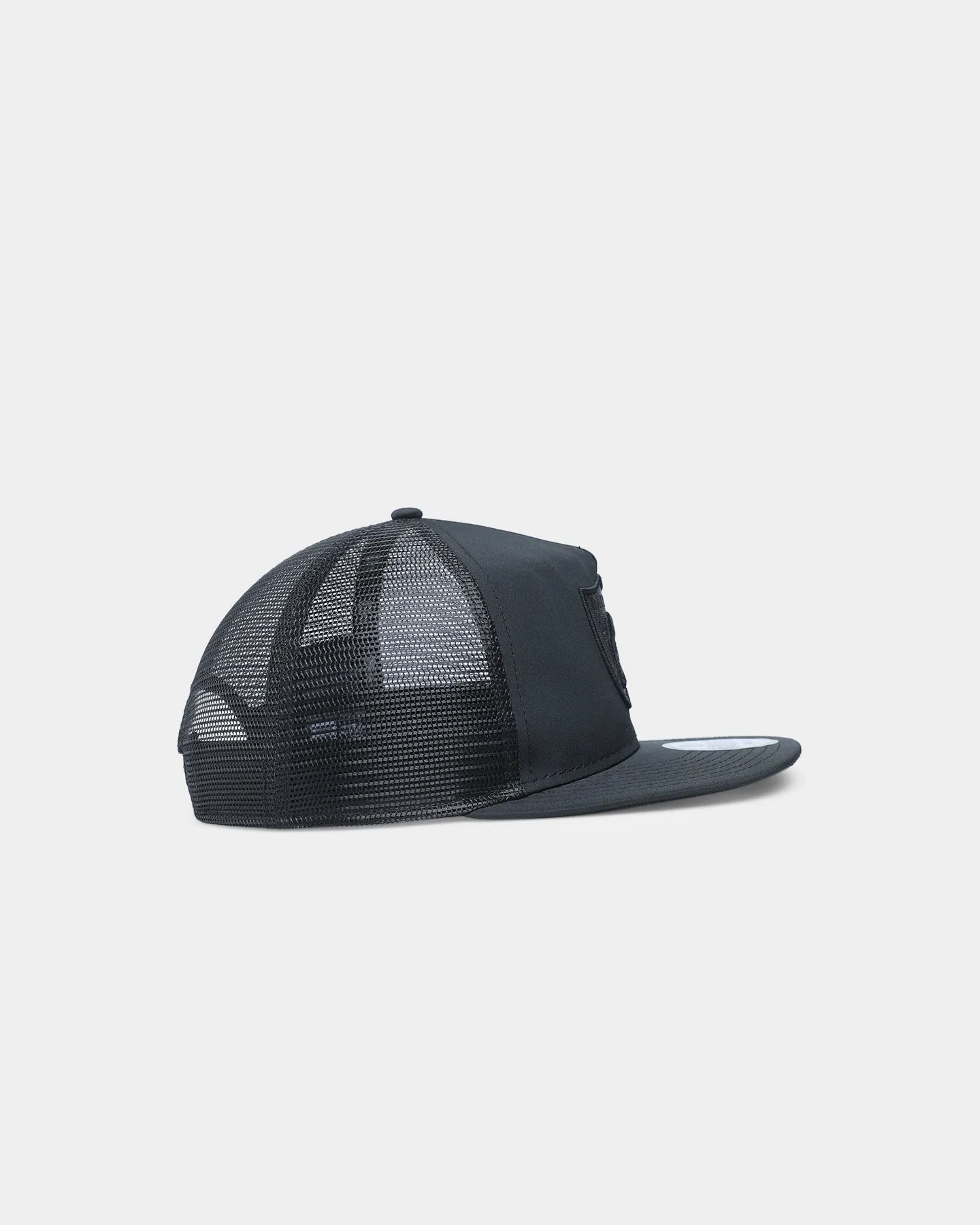New Era Las Vegas Raiders Trucker Golfer Snapback Black/Black