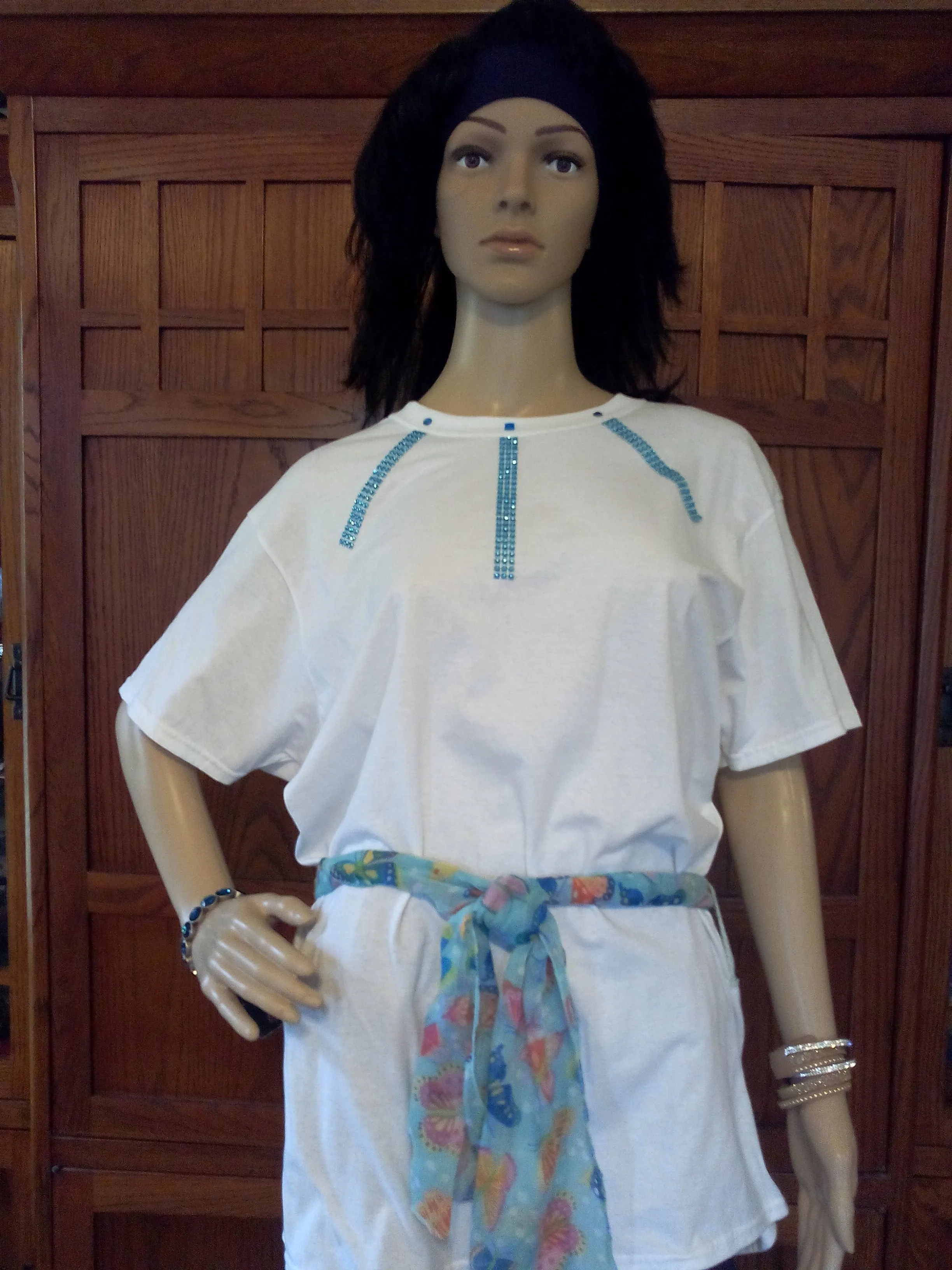 Turquoise Gem Hand Crafted Ladies T-Shirt with Sash plus Necklace Set & Bracelet