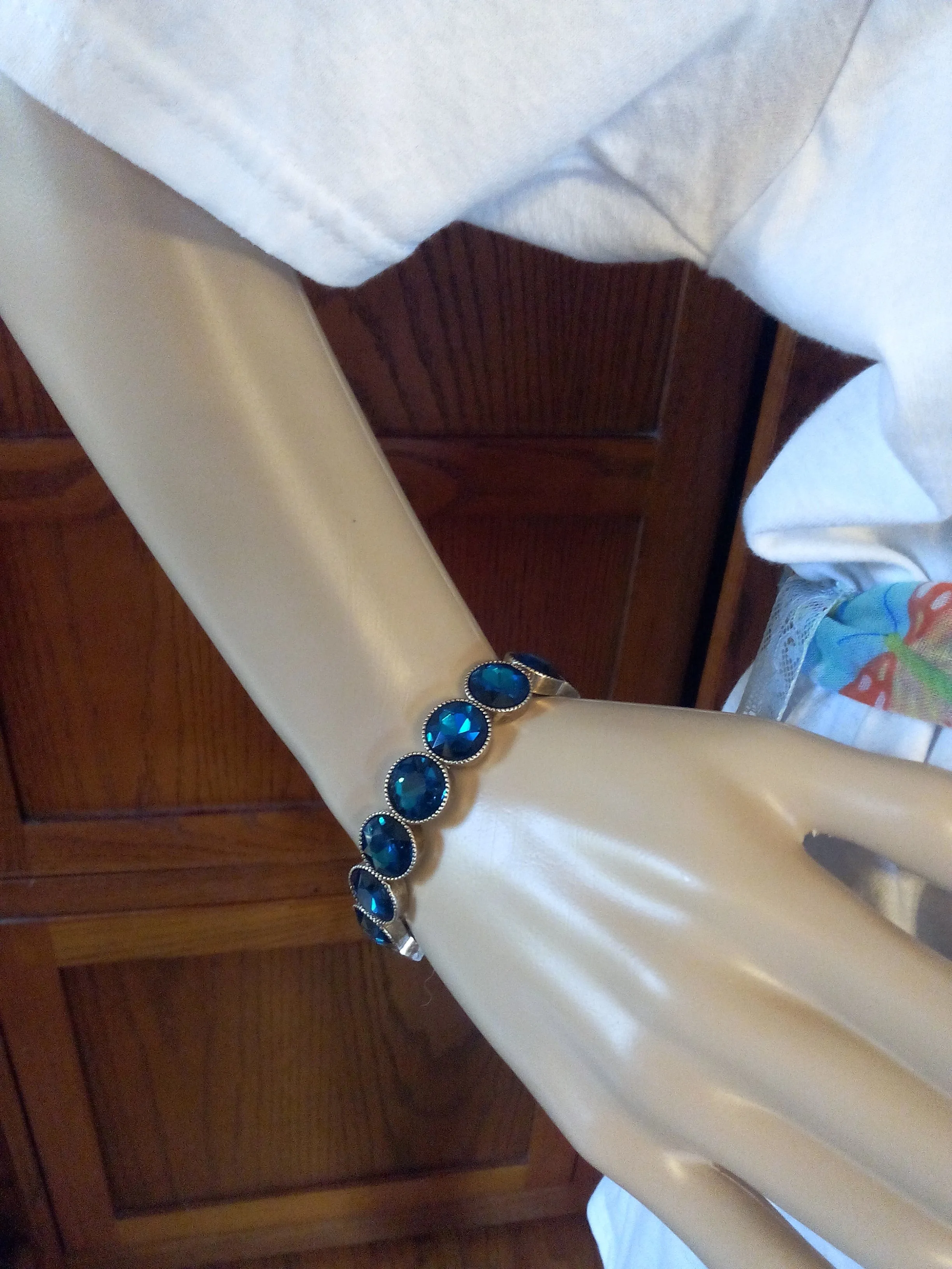 Turquoise Gem Hand Crafted Ladies T-Shirt with Sash plus Necklace Set & Bracelet