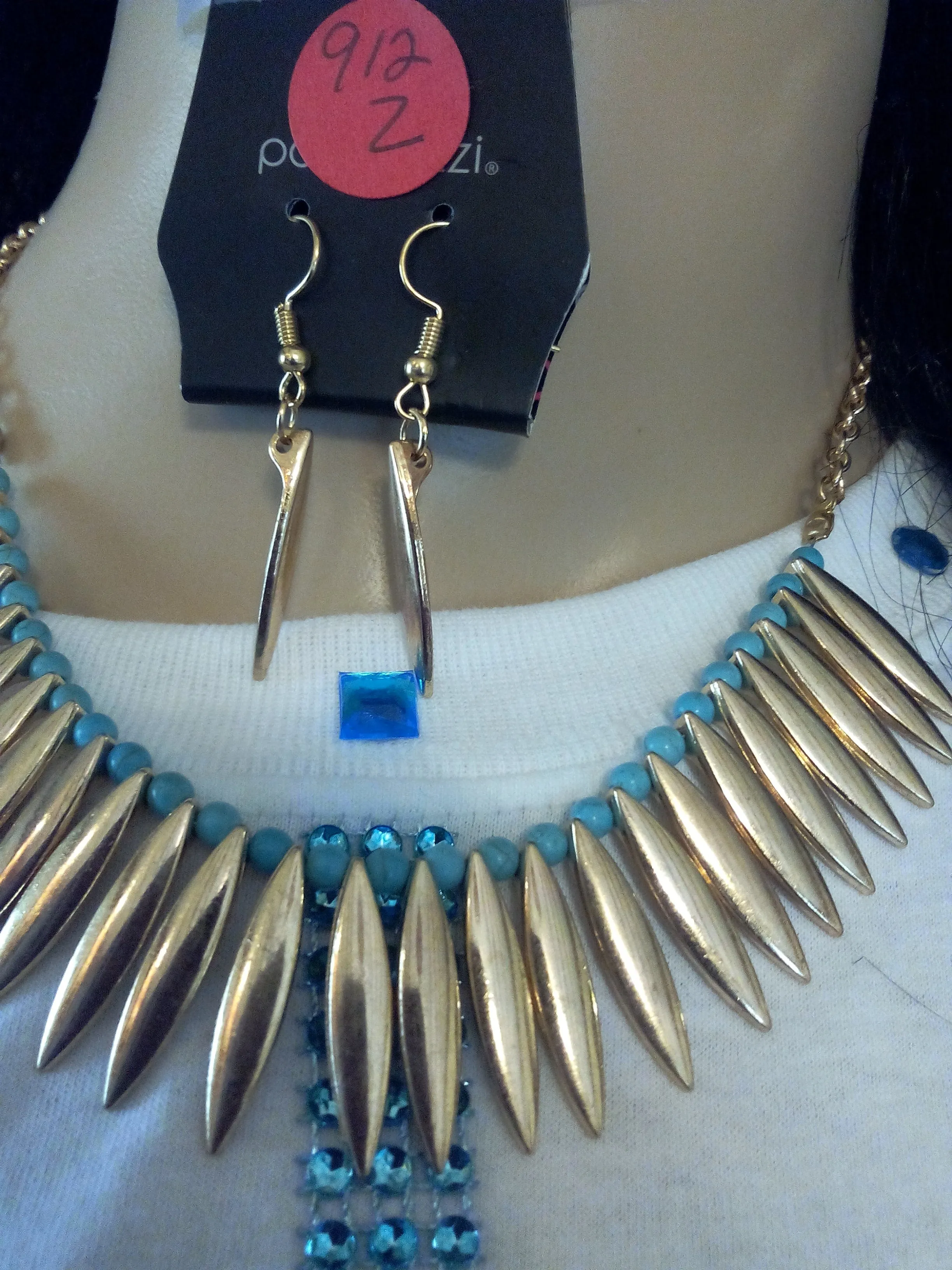 Turquoise Gem Hand Crafted Ladies T-Shirt with Sash plus Necklace Set & Bracelet