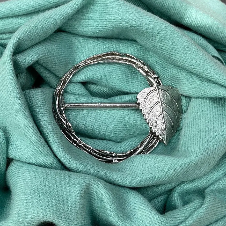 Vintage Style Pewter Leaf Scarf Ring