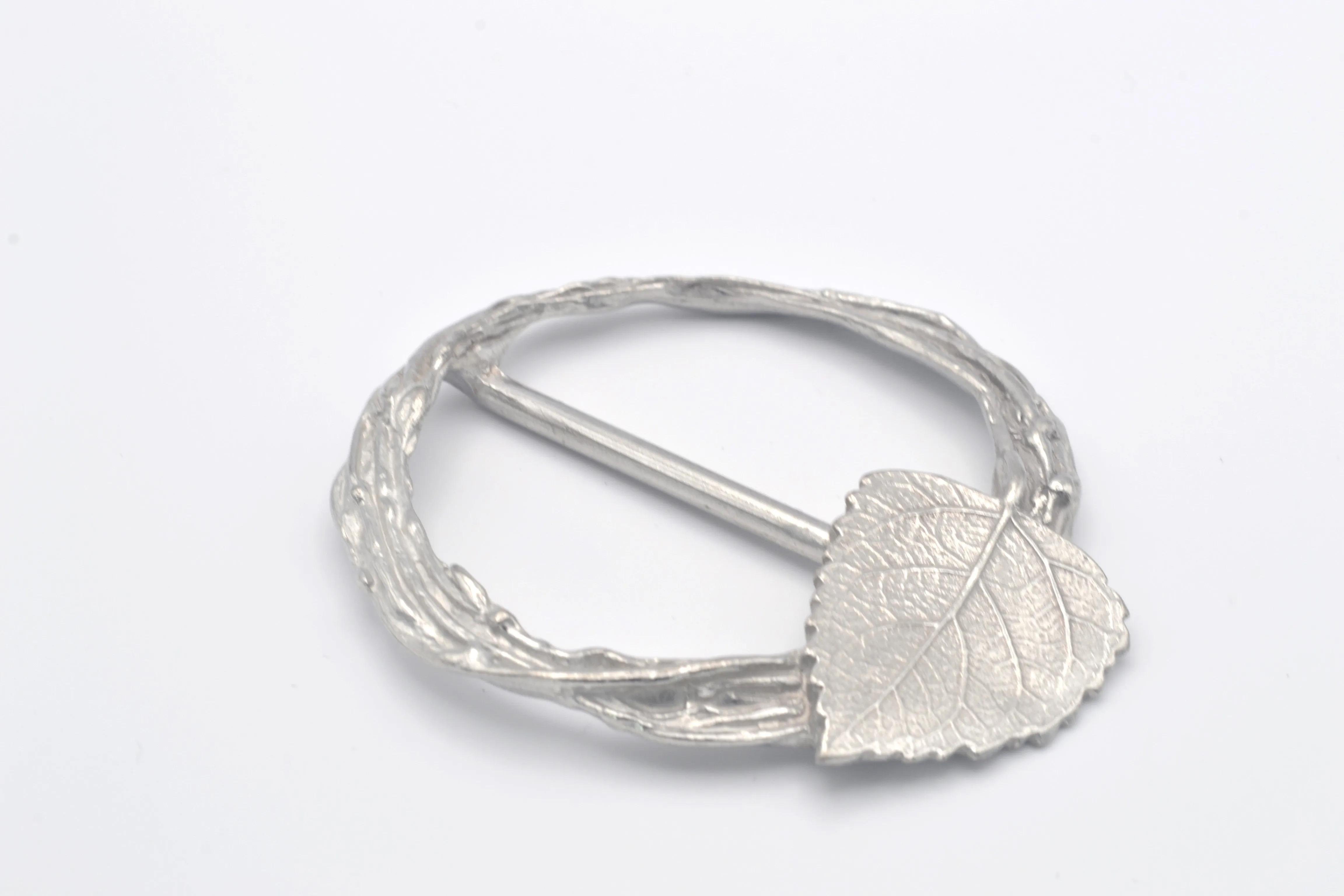 Vintage Style Pewter Leaf Scarf Ring